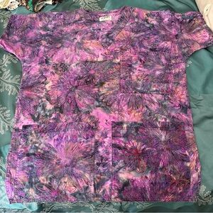 Scrubs Women's Purple Floral Short Sleeve Top